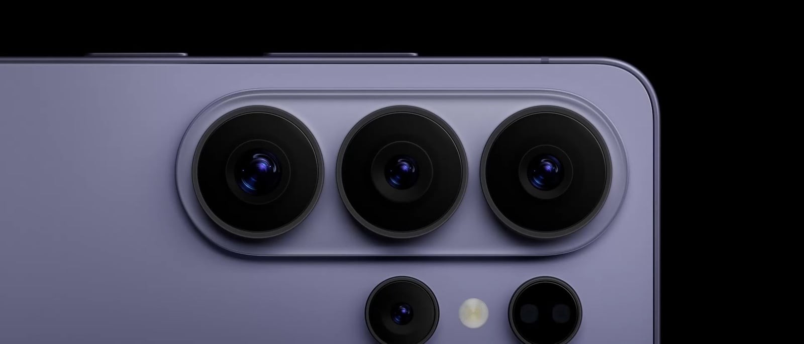 Galaxy S26 Ultra 후면 카메라 연출